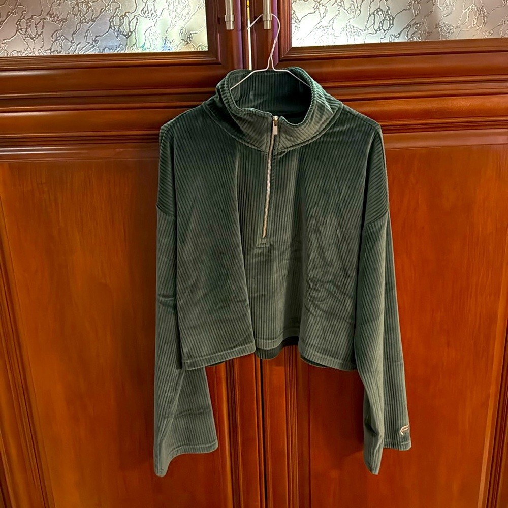 Fabletics Plush Half Zip Crop Green Sweatshirt XL NWT - Picture 3 of 7